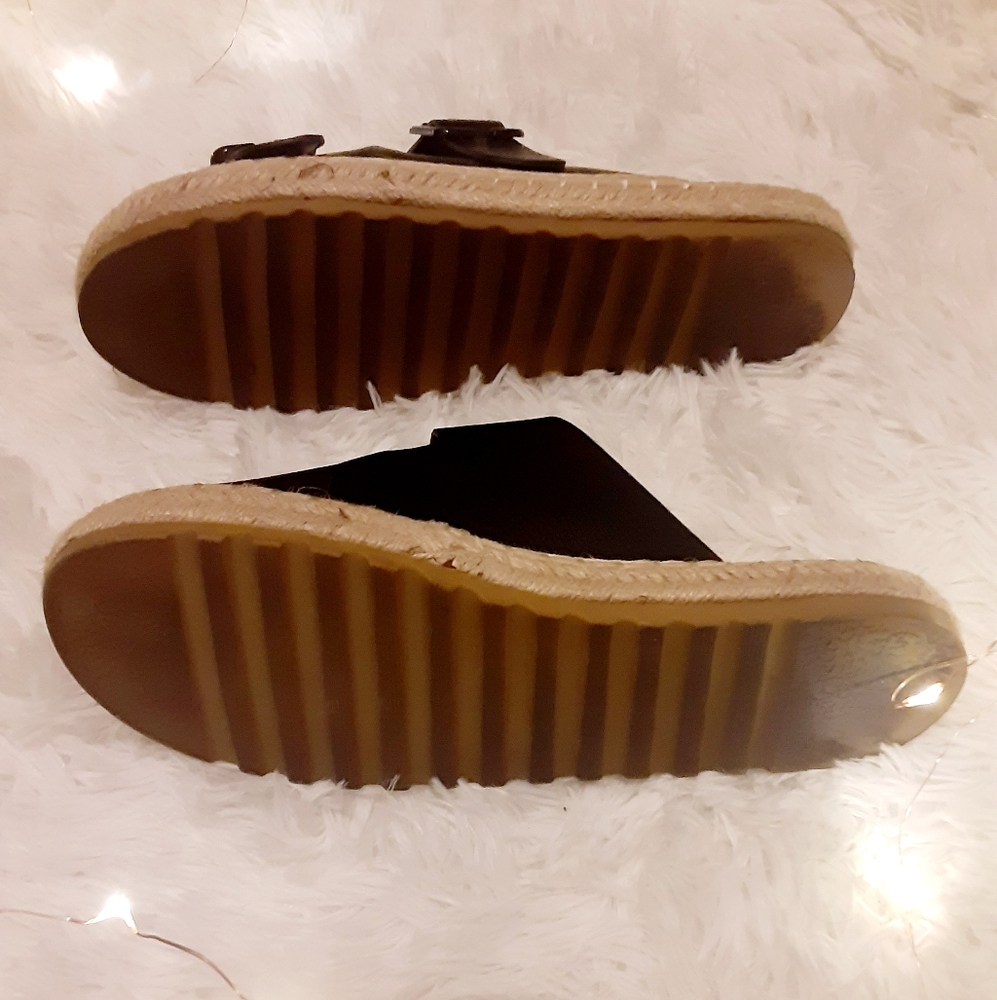 Buckle Sandals - Picture 3 of 4
